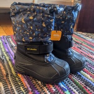Columbia toddler snow boots size 9 (SOLD, NOT AVAILABLE)